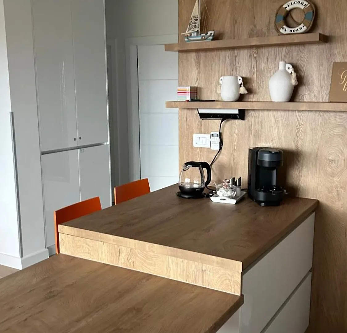 Apartment Maestral ニン