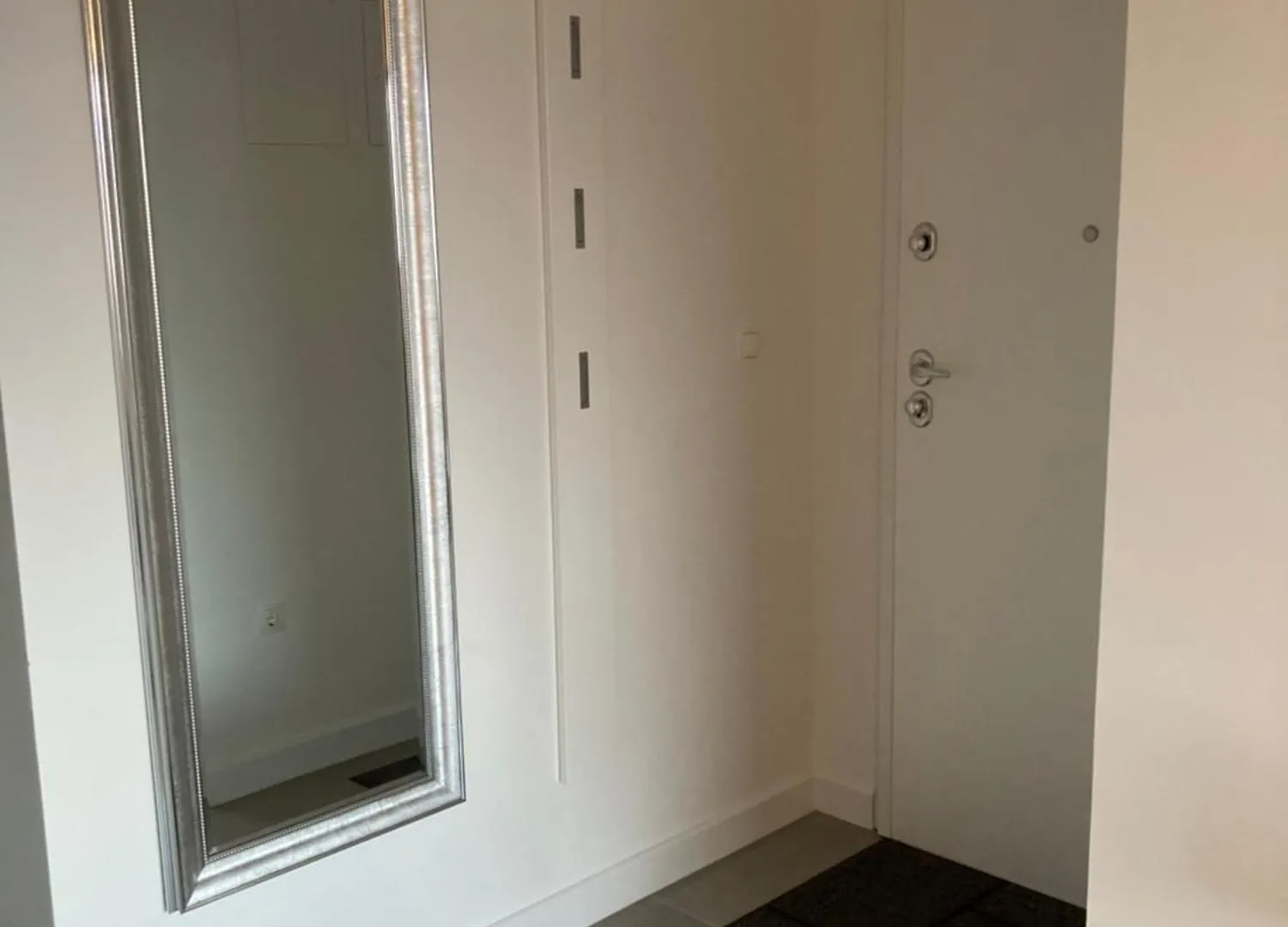 Apartment Maestral ニン